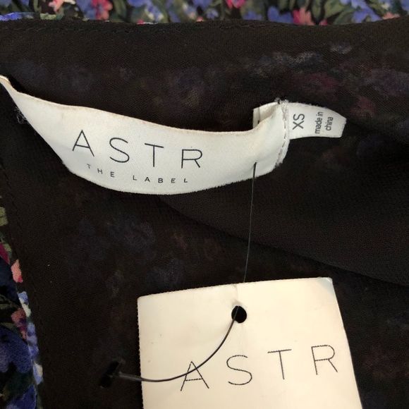 Astr Shirred Bottom Purple Floral Mini Dress NWT - Picture 11 of 15